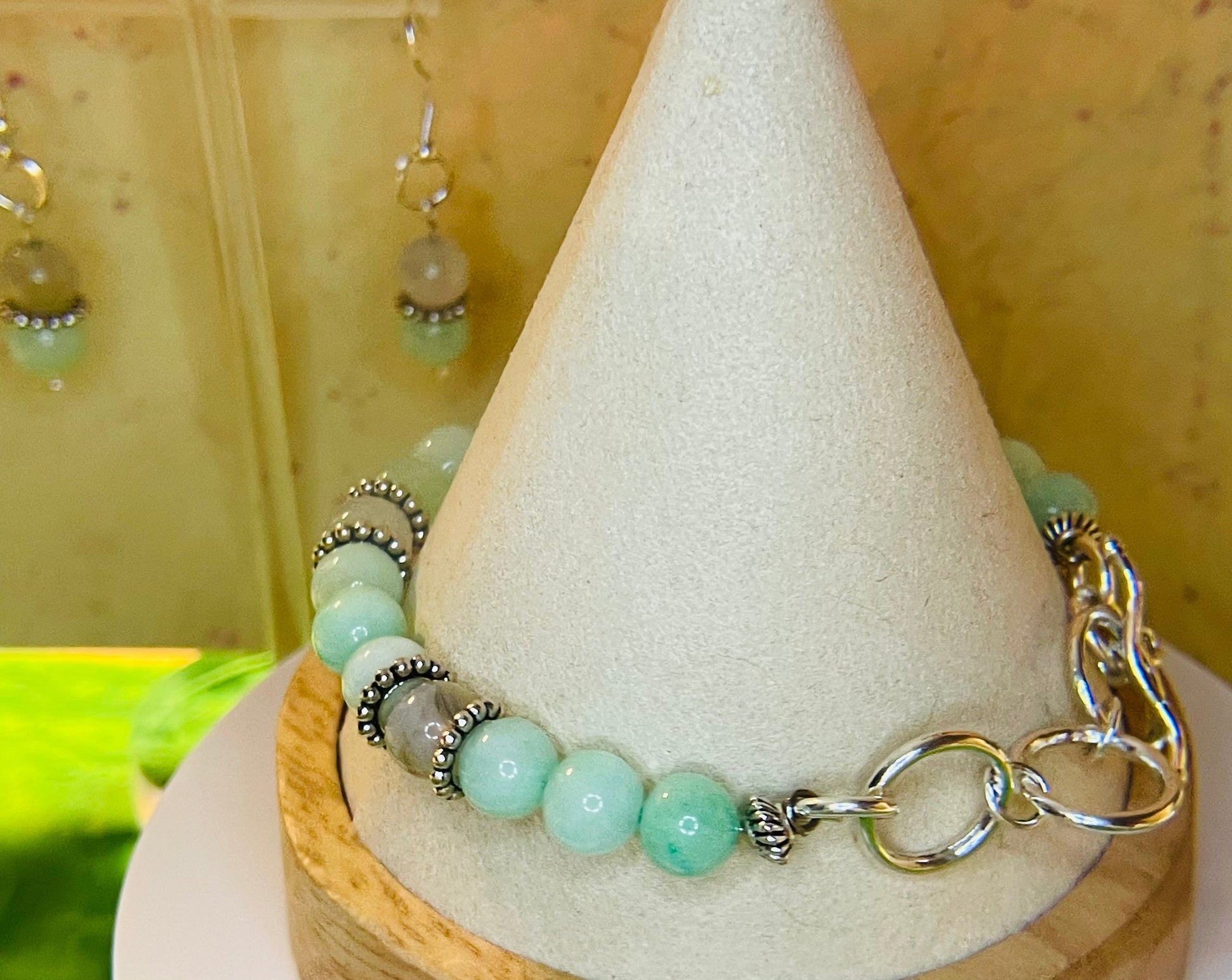 Sea foam Green Jade single wire bracelet 7.5&quot;-8&quot; with matching earrings