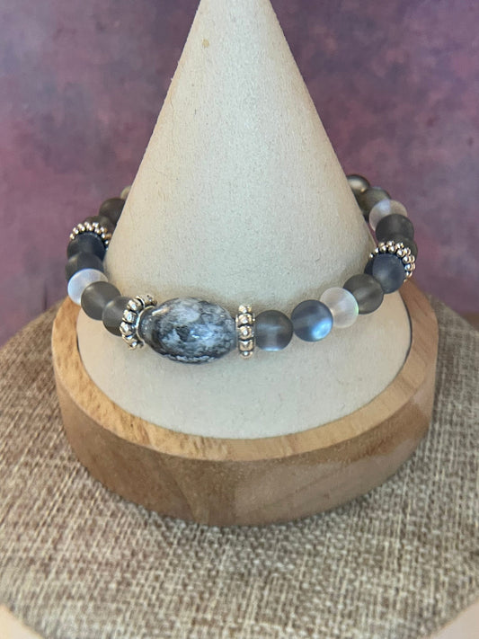 Gray Quartz and Moonstone wire bracelet 7.5&quot;