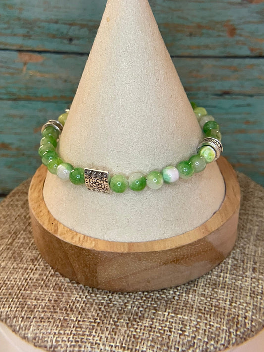 Green and White Jasper wire bracelet with toggle clasp 8.25&quot;